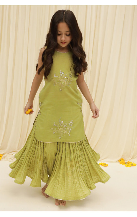 Green Outfit
